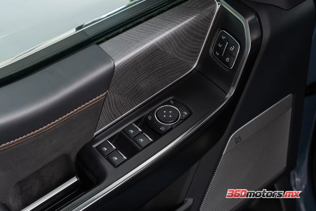 Ford LOBO PLATINUM 4X4 2023