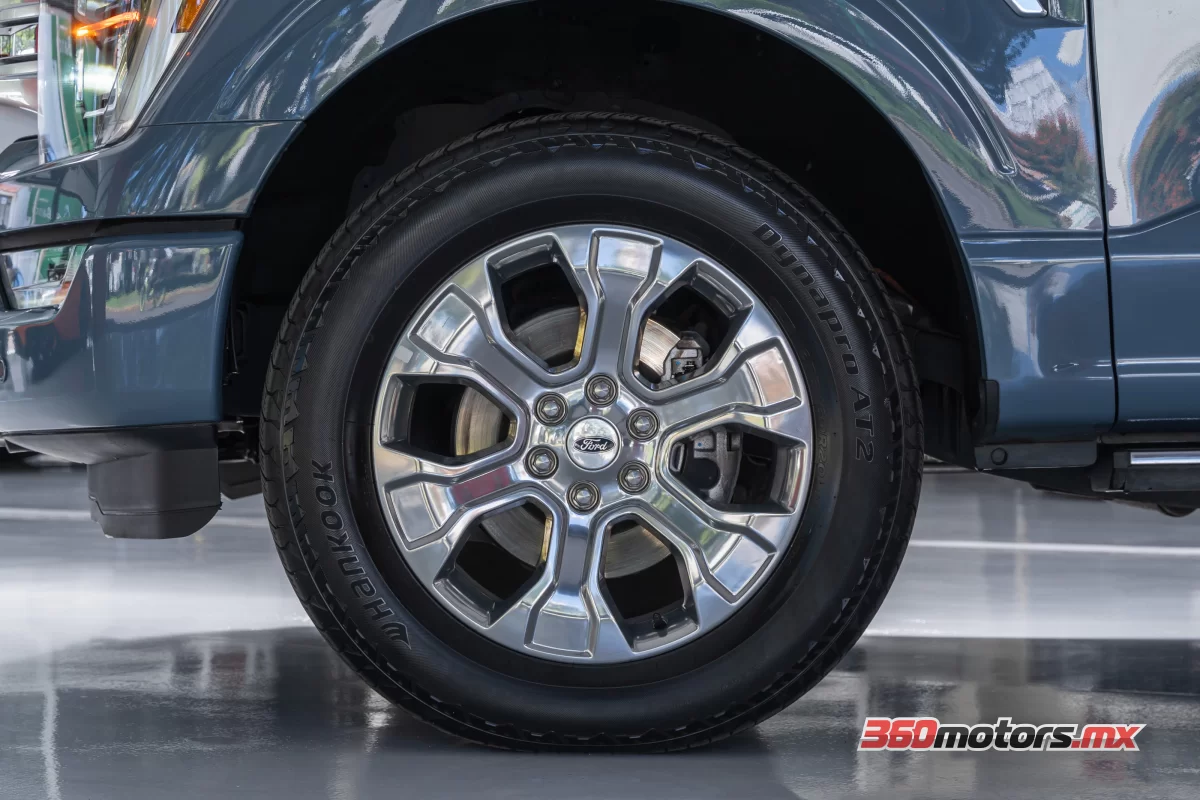 Ford LOBO PLATINUM 4X4 2023