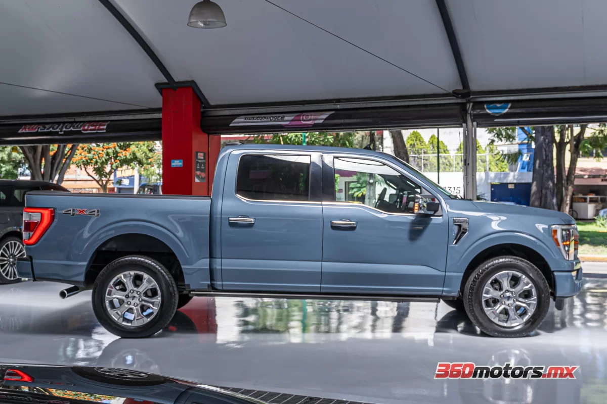 Ford LOBO PLATINUM 4X4 2023