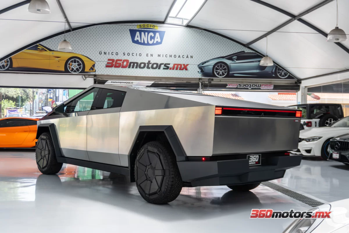 Tesla CYBERTRUCK ELECTRICO  2024