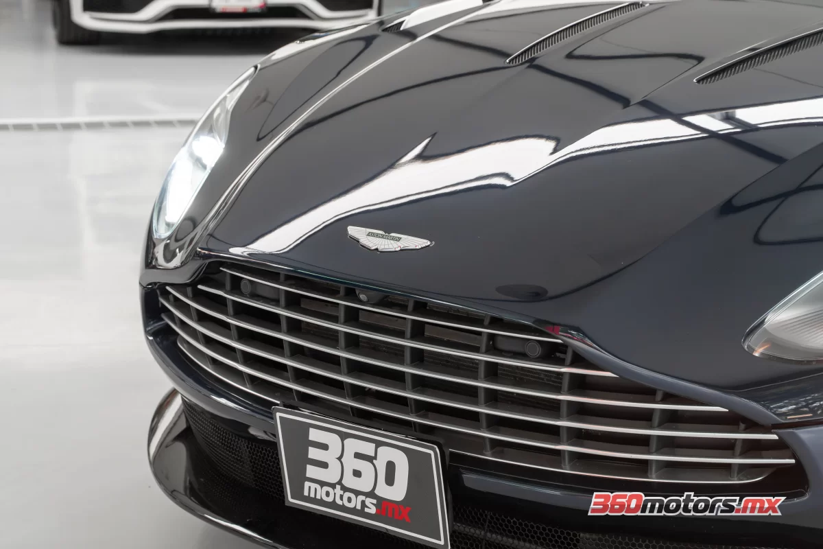 Aston Martin DB11 COUPE 2017