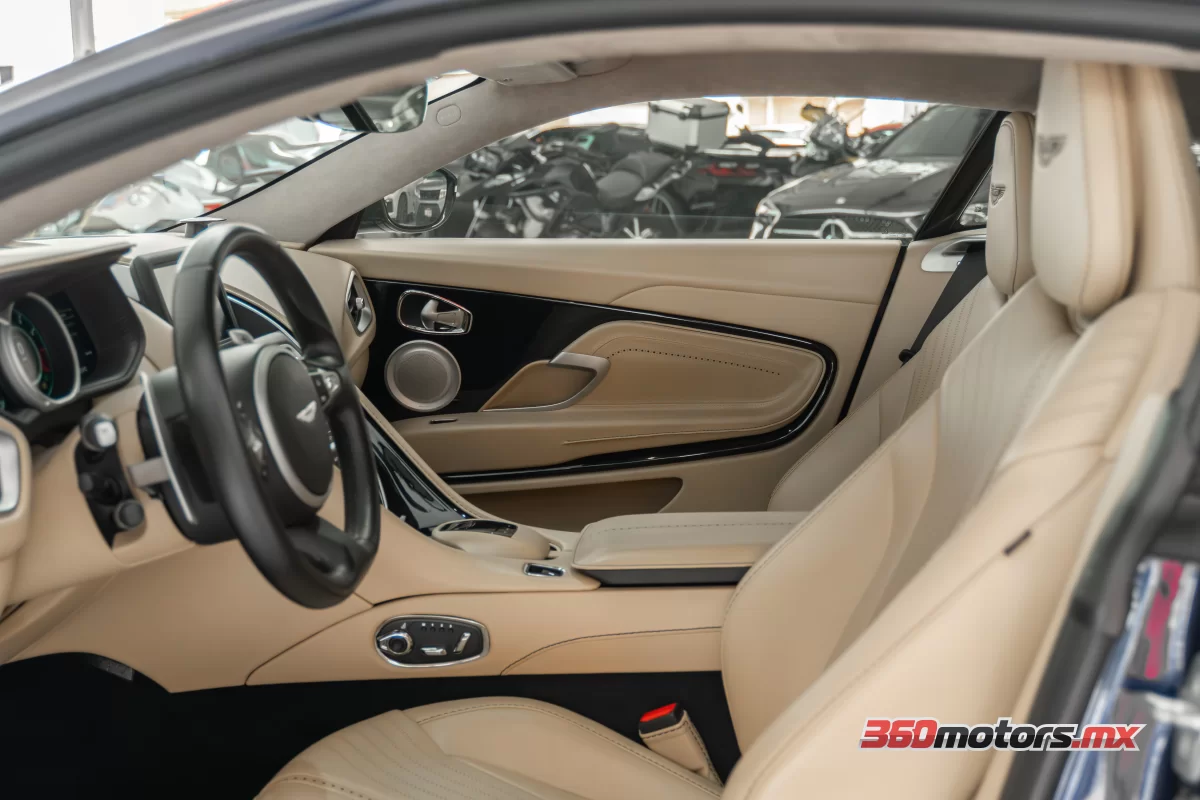 Aston Martin DB11 COUPE 2017