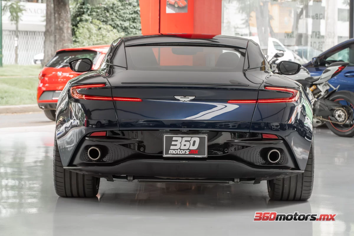 Aston Martin DB11 COUPE 2017