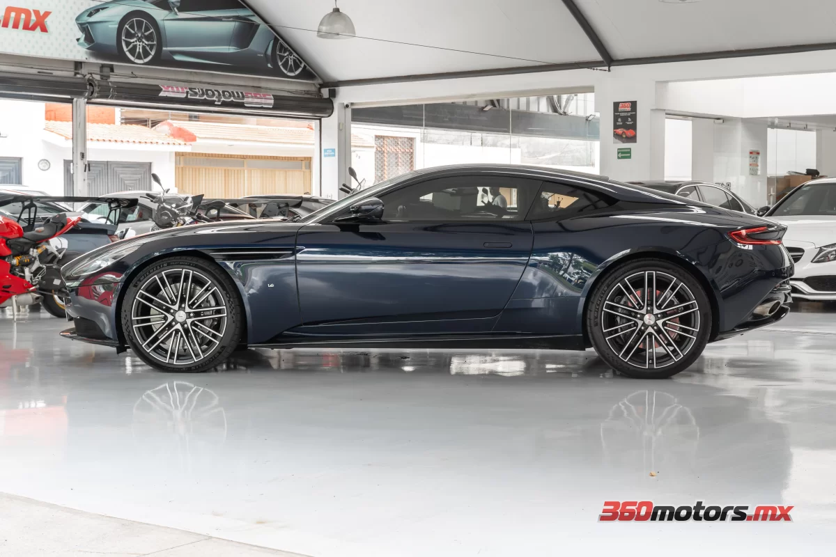 Aston Martin DB11 COUPE 2017