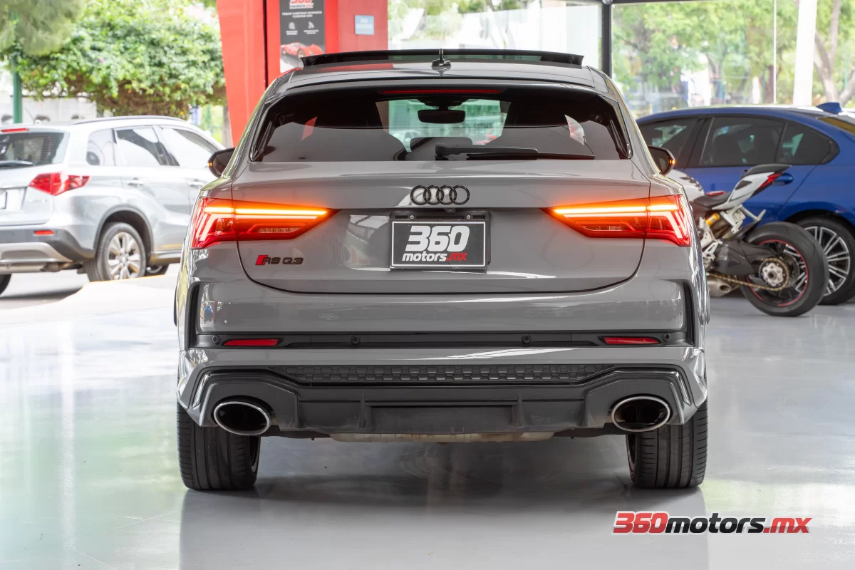 Audi Q3 RS  2021