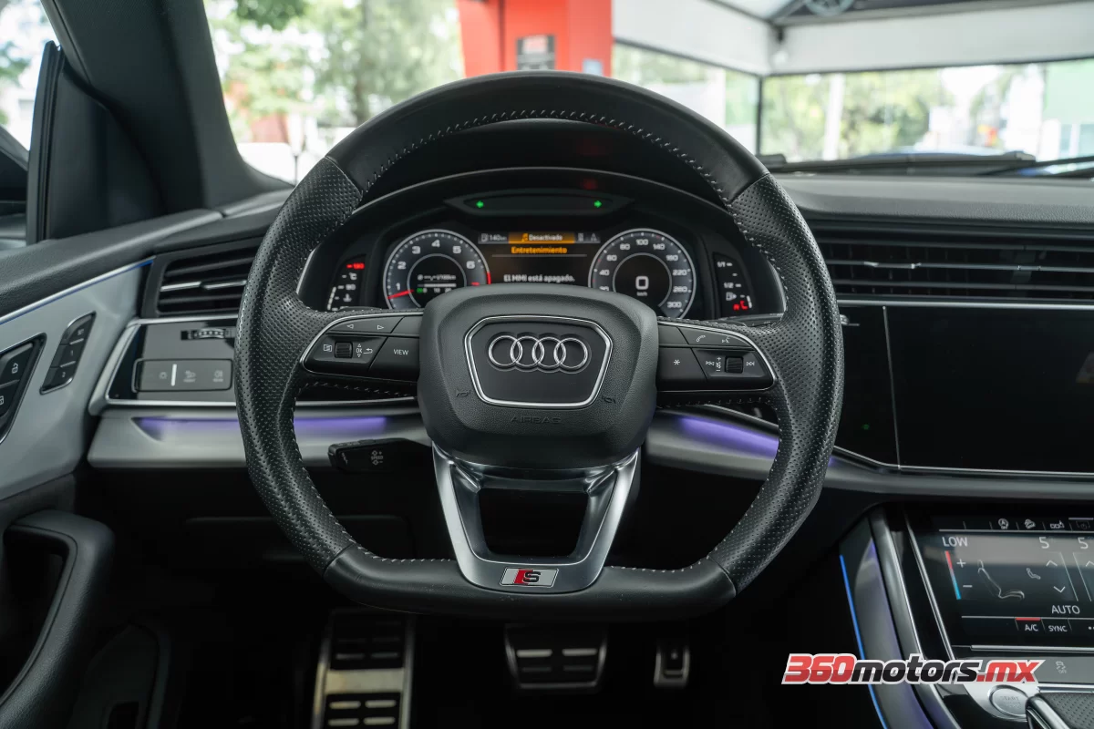 Audi Q8 S LINE 2020