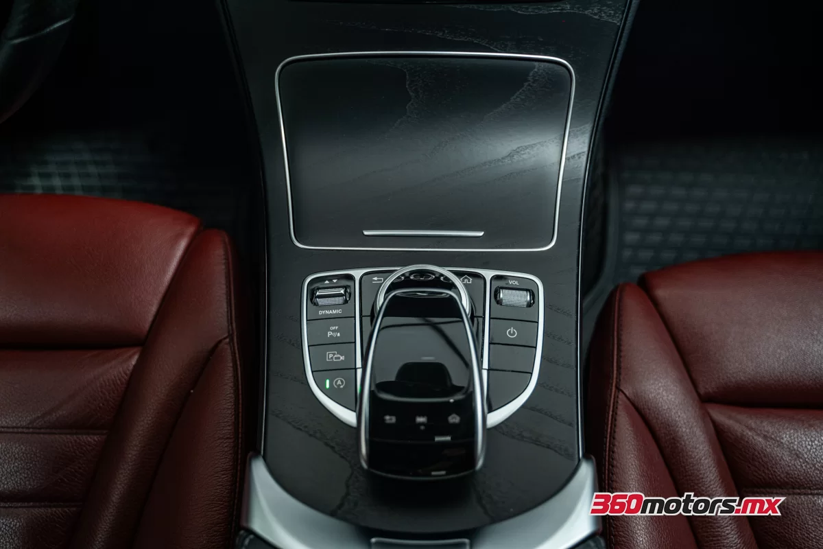 Mercedes Benz C 300 SPORT 2020