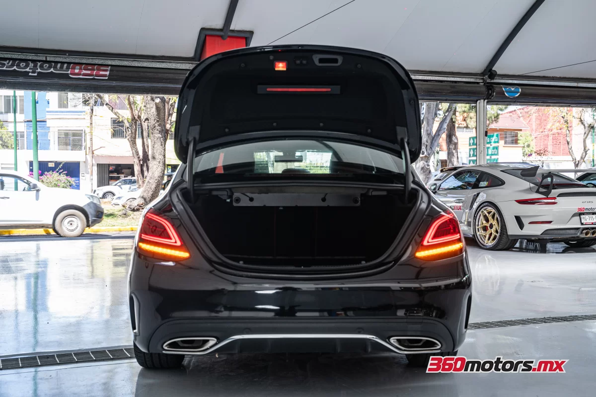 Mercedes Benz C 300 SPORT 2020