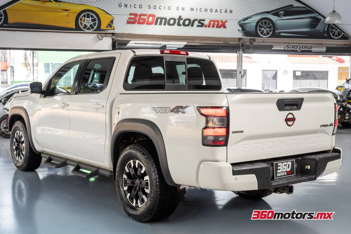 Nissan FRONTIER PRO-4X4 2022
