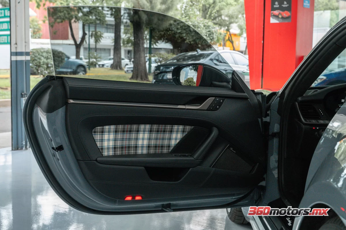 Porsche 911 50 AÑOS TURBO 2025