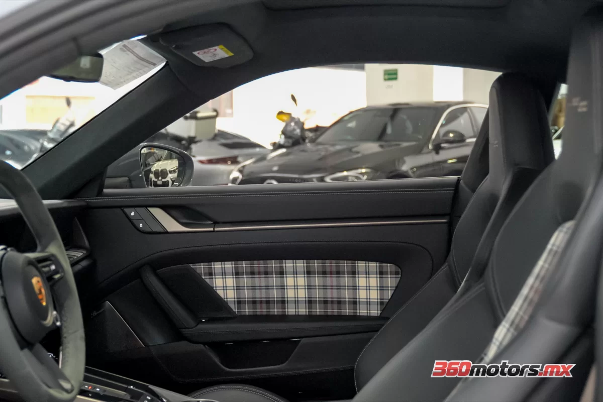 Porsche 911 50 AÑOS TURBO 2025