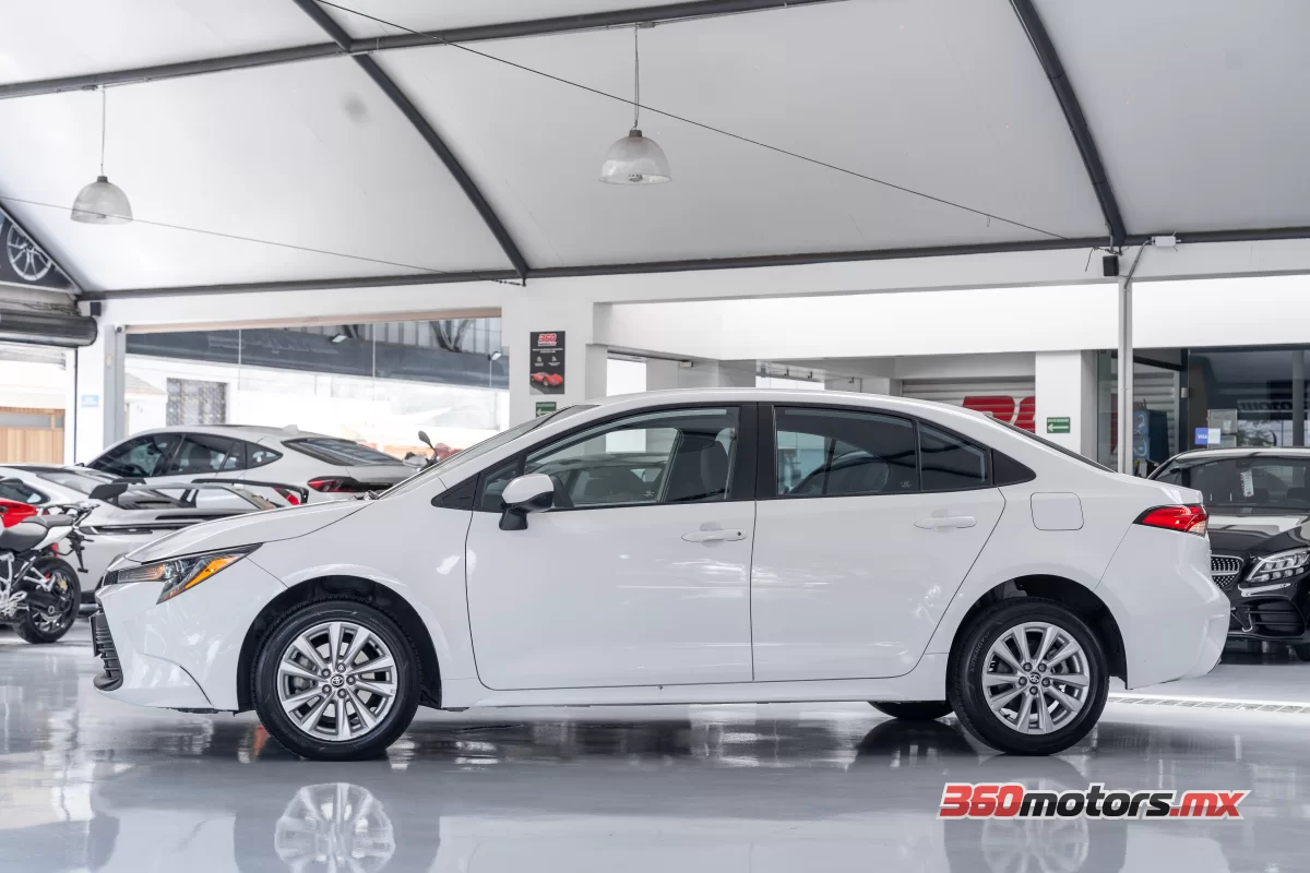 Toyota COROLLA LE 2023